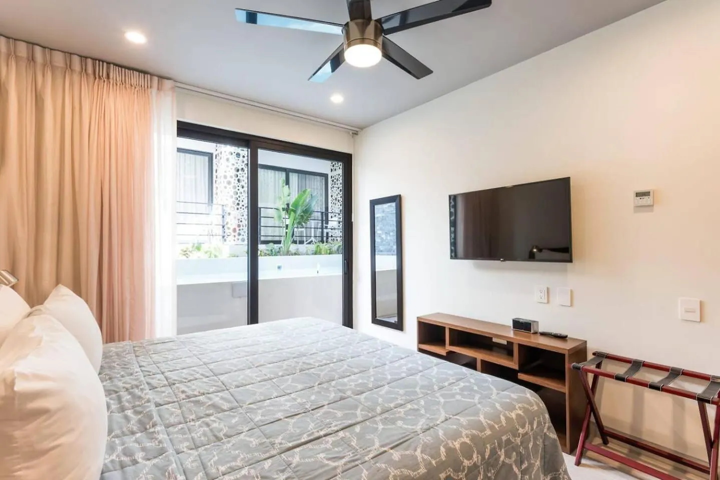 Apartment Luxury 1Br, 200M From The Beach Rooftop Ocean View Playa del Carmen Mexico