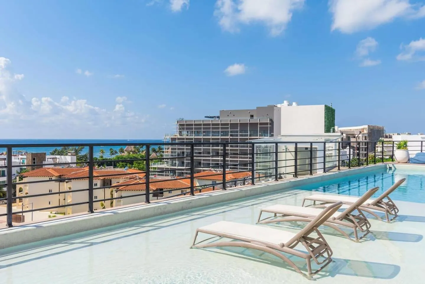Luxury 1Br, 200M From The Beach Rooftop Ocean View Playa del Carmen